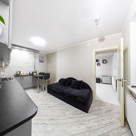 Joy Box Apartments リヴィウ エクステリア 写真